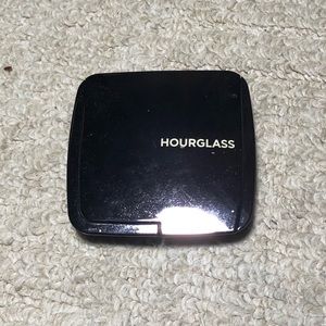 Hourglass Ambient Lighting Powder - Luminous Light